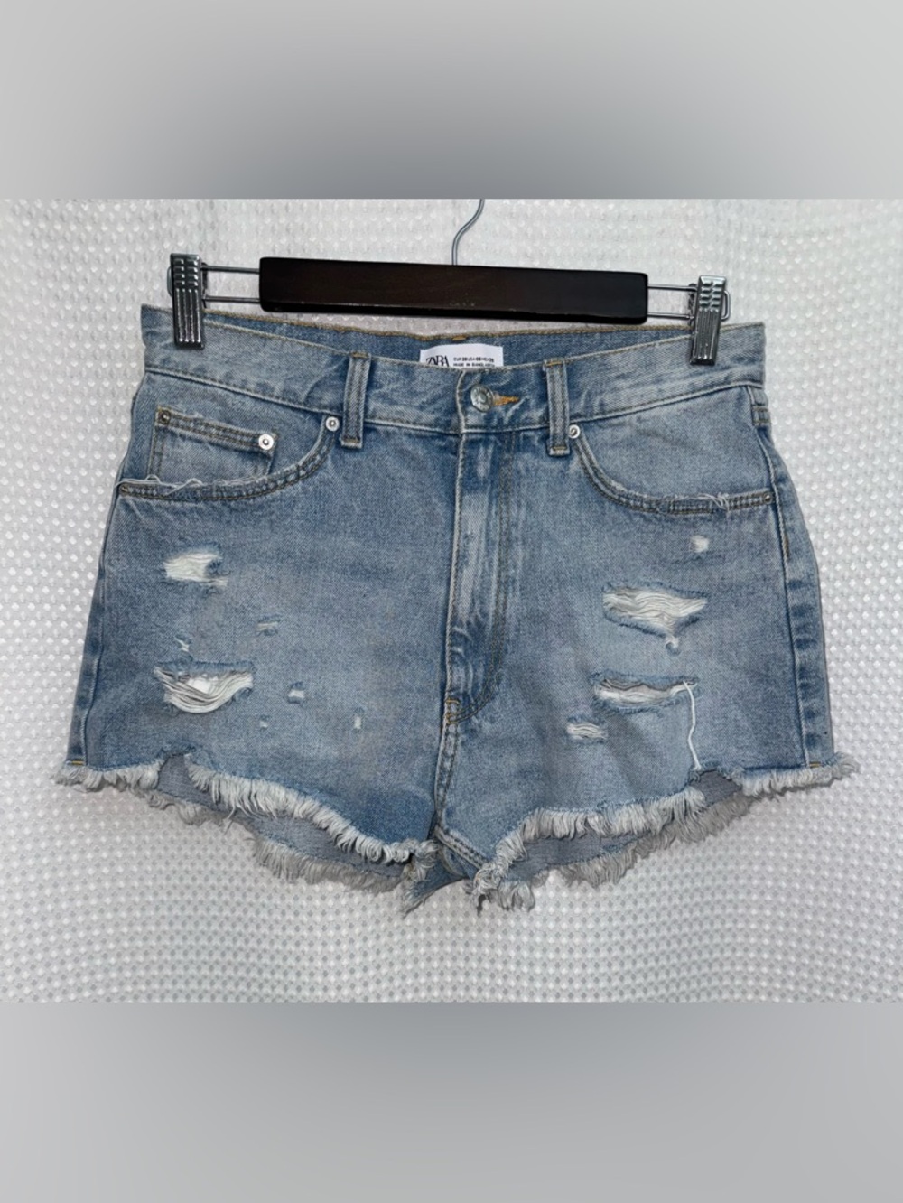 Zara High Rise‎ Distressed Denim Cut Off Shorts Size 6